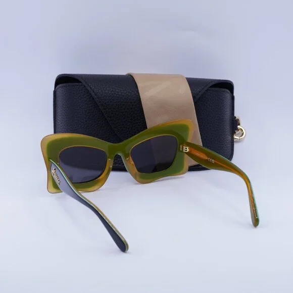 Loewe LW40140U 20A Cat Eye Sunglasses – Black/Orange/Grey display picture 1